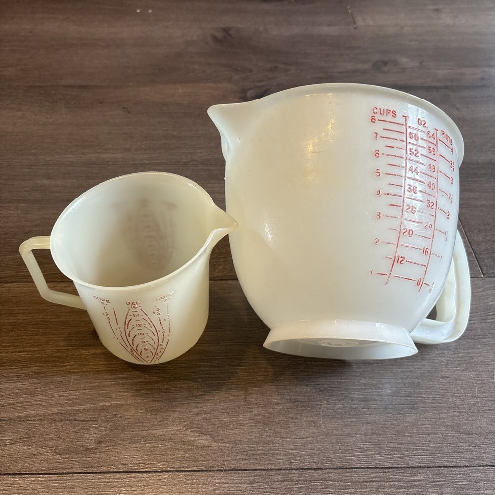 Vintage 1977 Tupperware Measuring Cup Set 4 Cup And 2 Cup No lids